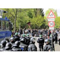 _DSC3744 Straßenblockade in Hamburg Barmbek,  | Nazidemonstration in Hamburg Barmbek - Proteste.